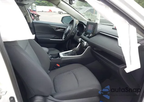 2021 Toyota Rav4 Xle z USA, uszkodzony, nr VIN 2T3P1RFV5MC229196